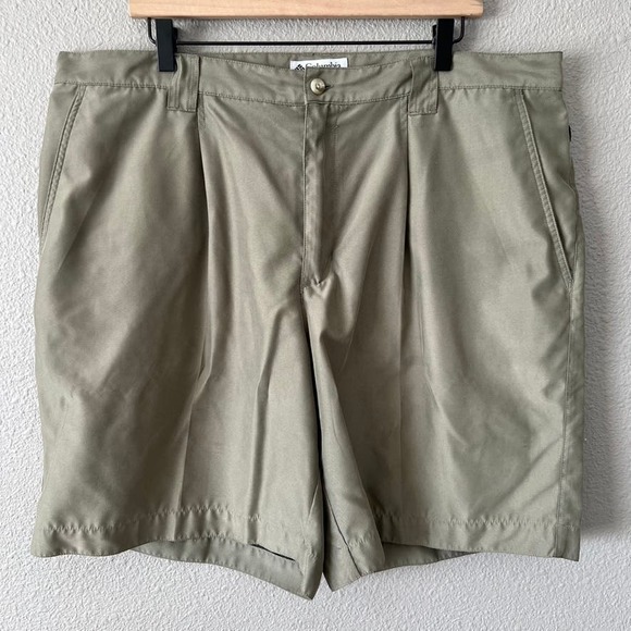 Vintage Columbia Mens Pleat Front Pocket Casual Sportswear Shorts 40 - Picture 1 of 9
